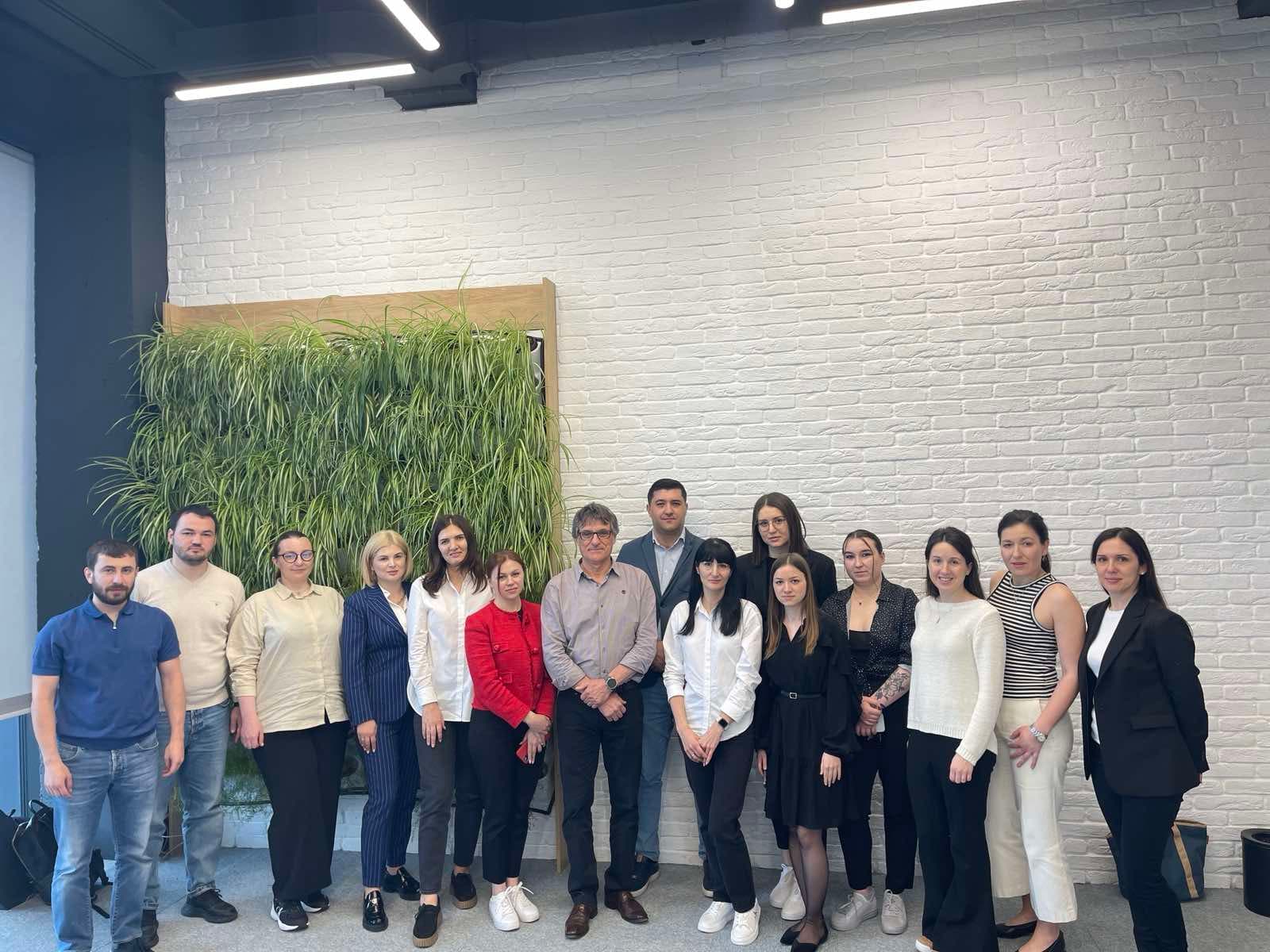 Start Programului de Mentorat pentru o nouă generație de exportatori de fructe