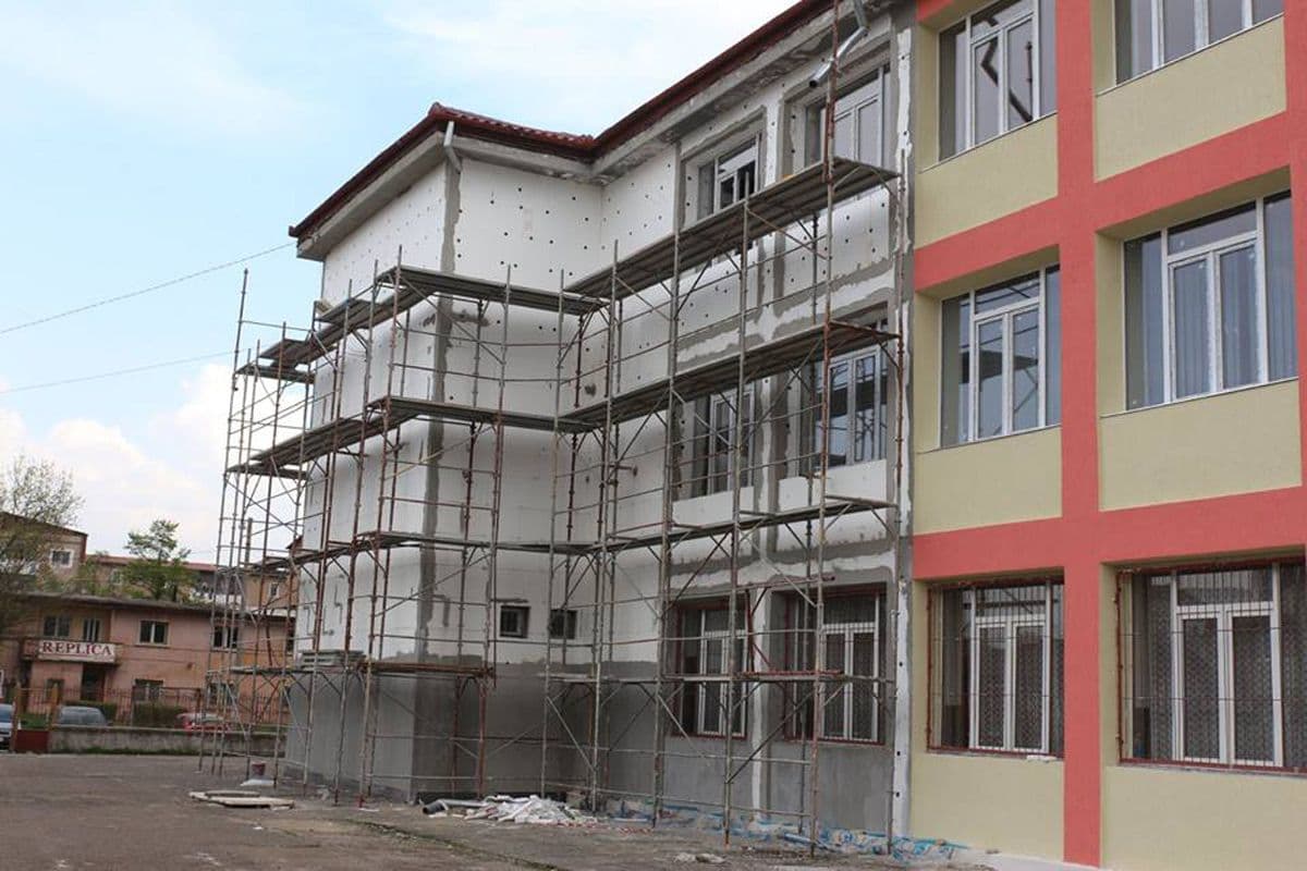 Investiții pentru eficientizarea energetică a trei școli