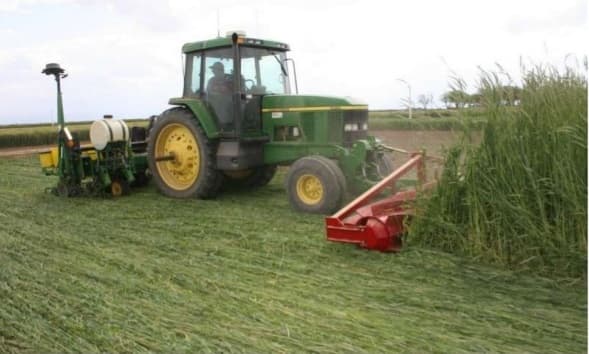 Tehnologia no-till și granturi de 10.000 de dolari pentru fermieri