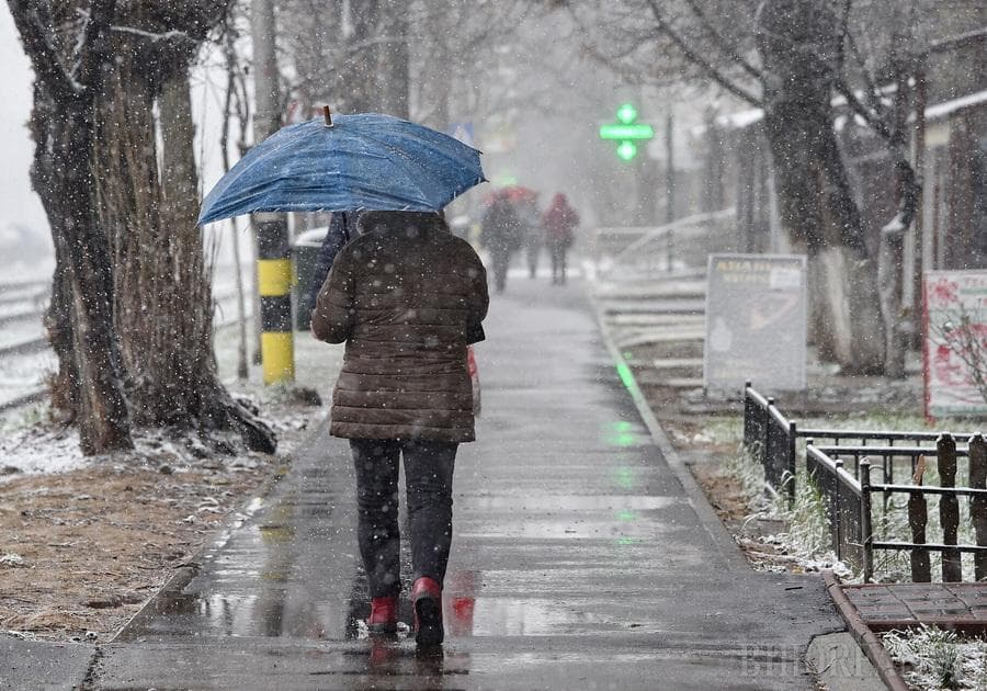 Weekend cu vreme schimbătoare: precipitații, ceață și temperaturi blânde în Moldova