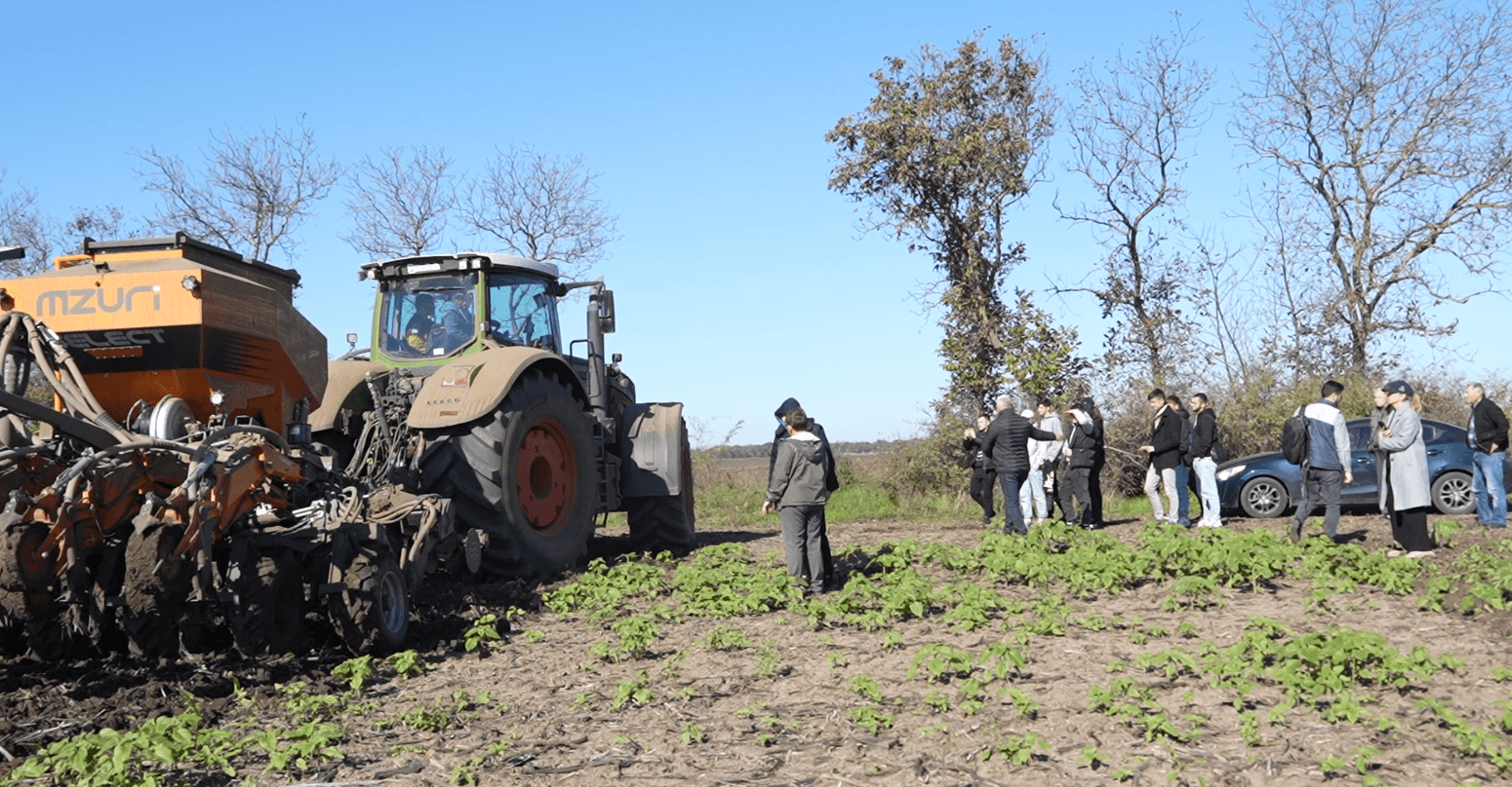 Agricultura 4.0 – Tinerii și tehnologia: Transformarea agriculturii prin inovație și digitalizare