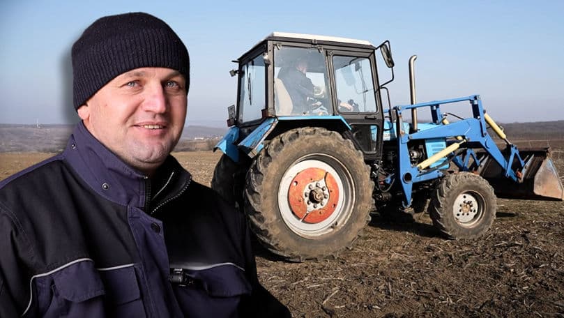 Cum reușește un fermier din Moldova să gestioneze 60 de hectare, adaptându-și tehnica agricolă după nevoile sale