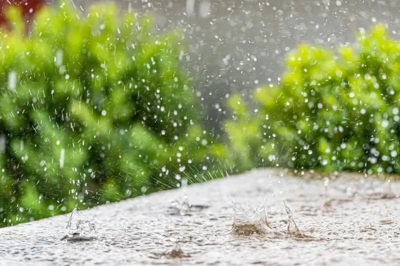 Vremea se schimbă brusc: temperaturi în scădere și ploi în toată țara