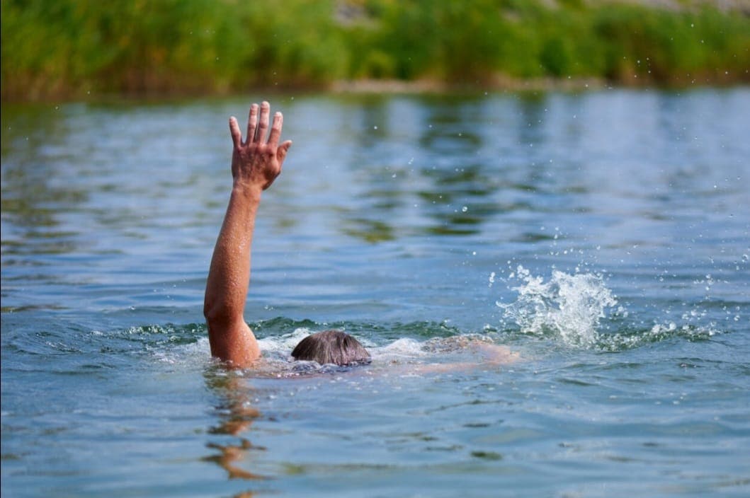 Tragedii la scăldat: alcoolul și lipsa supravegherii, cauze frecvente ale înecurilor