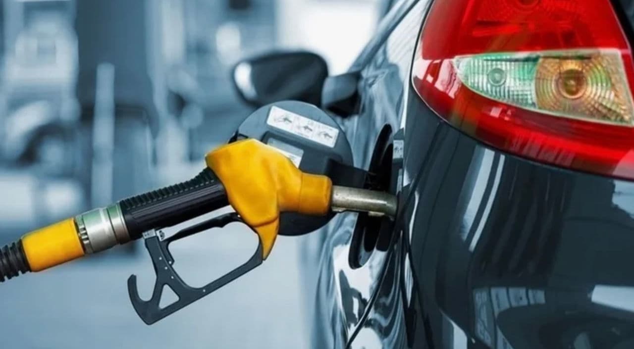 Motorina și benzina se scumpesc