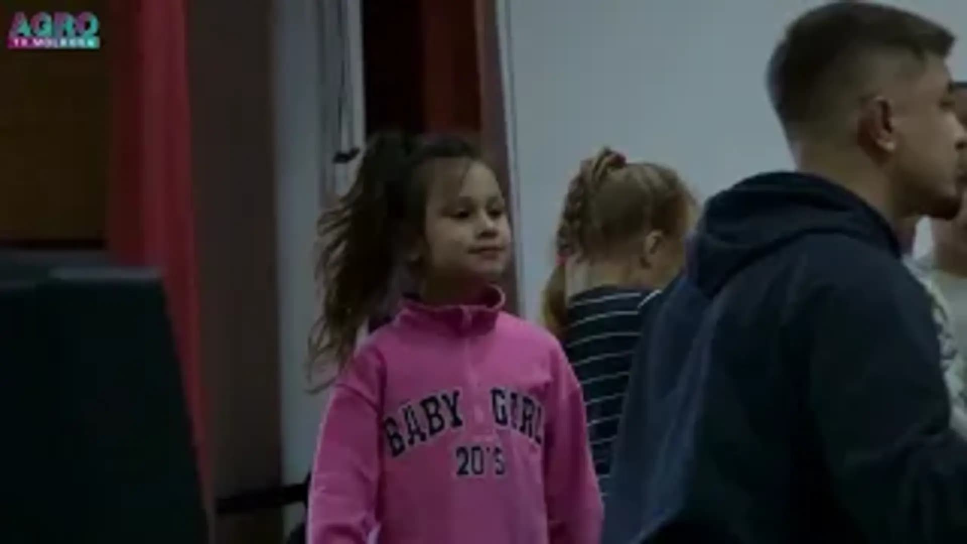 Opt copii, doi părinți și o lecție de viață – familia Mustață