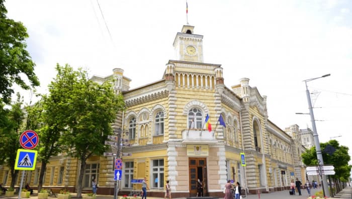 Primăria Chișinău rămâne fără doi viceprimari