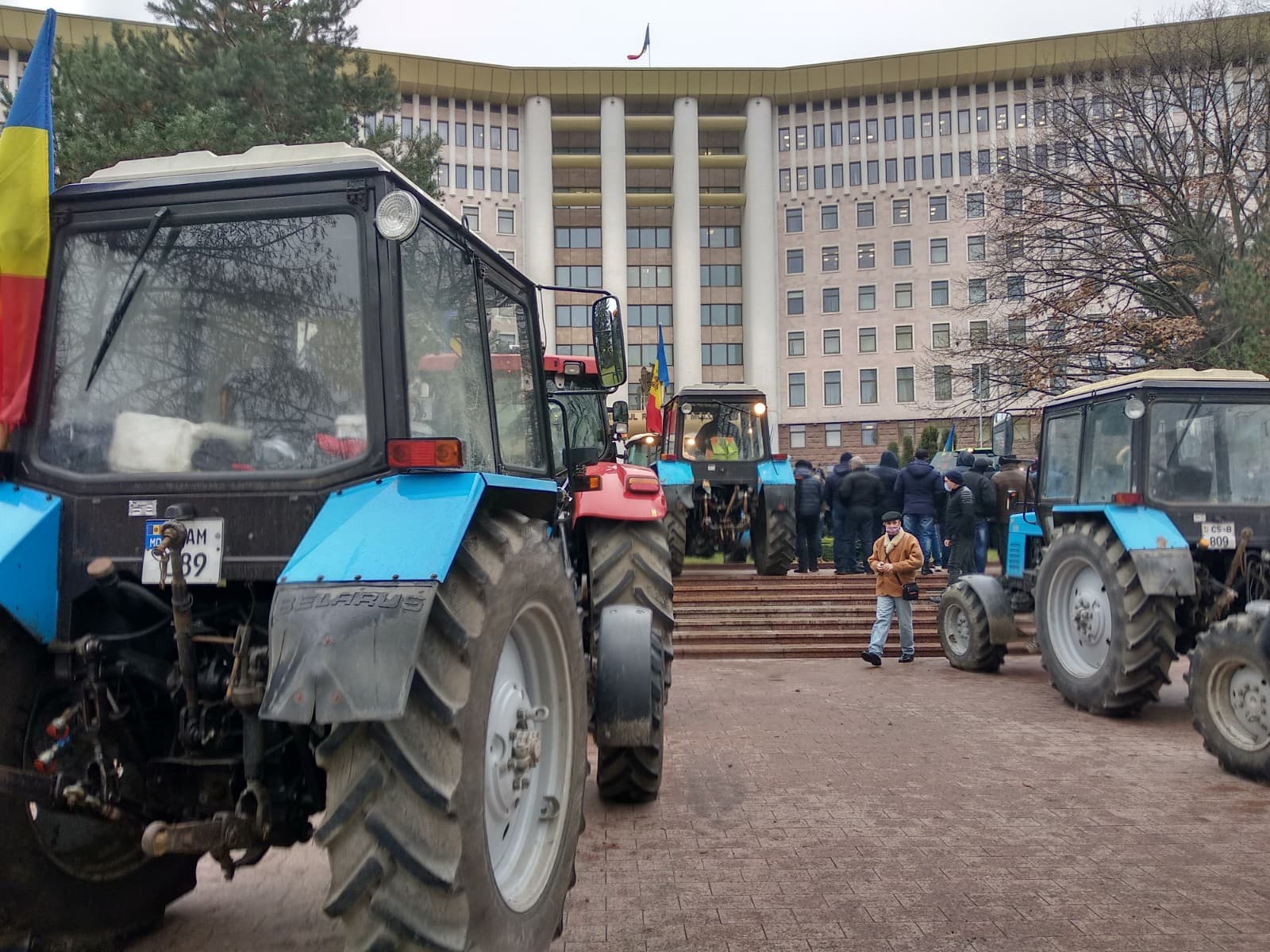 Agricultorii au început să concedieze mecanizatorii