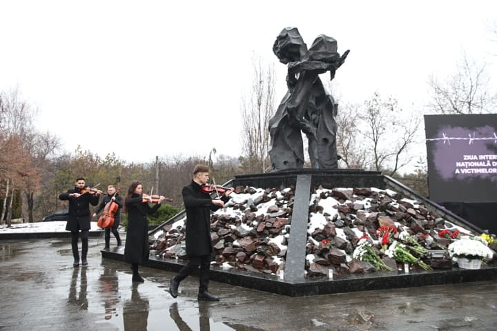 85 de ani de la Holocaust