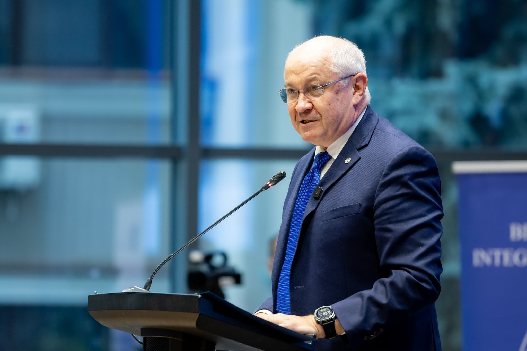 Munteanu: Guvernul muncește 365 de zile, nu doar 100