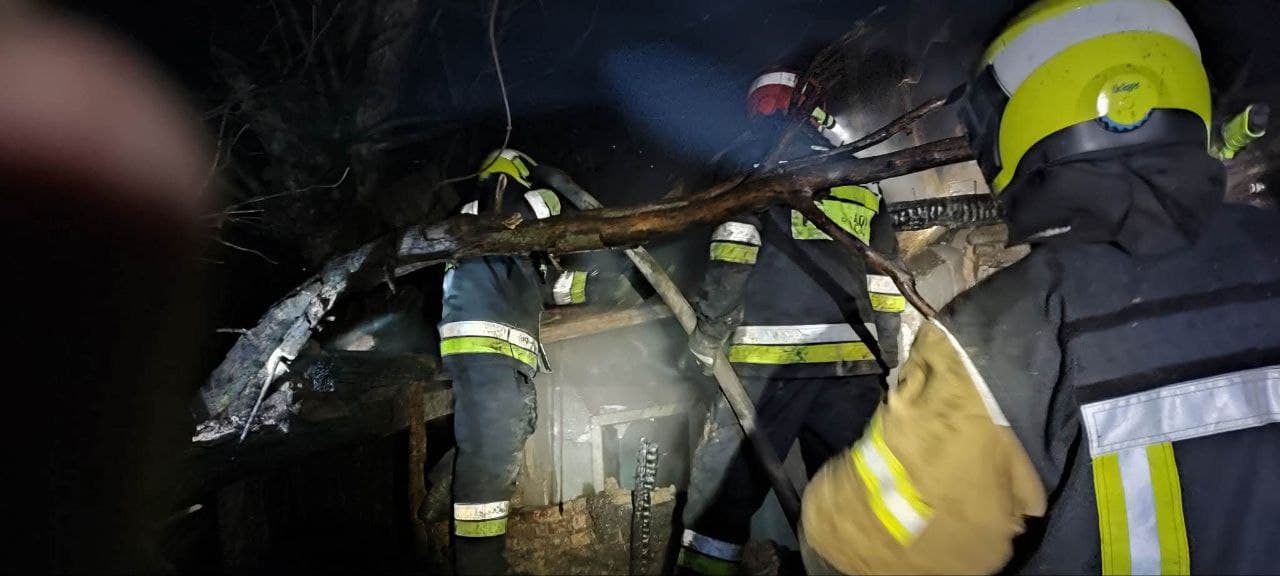 Mai multe incendii în ultimele 24 de ore: două persoane au suferit arsuri
