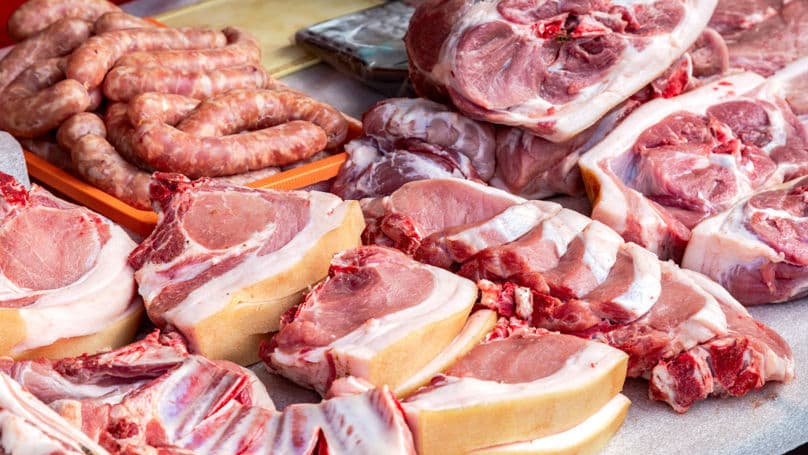Industria cărnii de porc a scăzut cu 35% în 2025: pierderi de peste 400 milioane lei