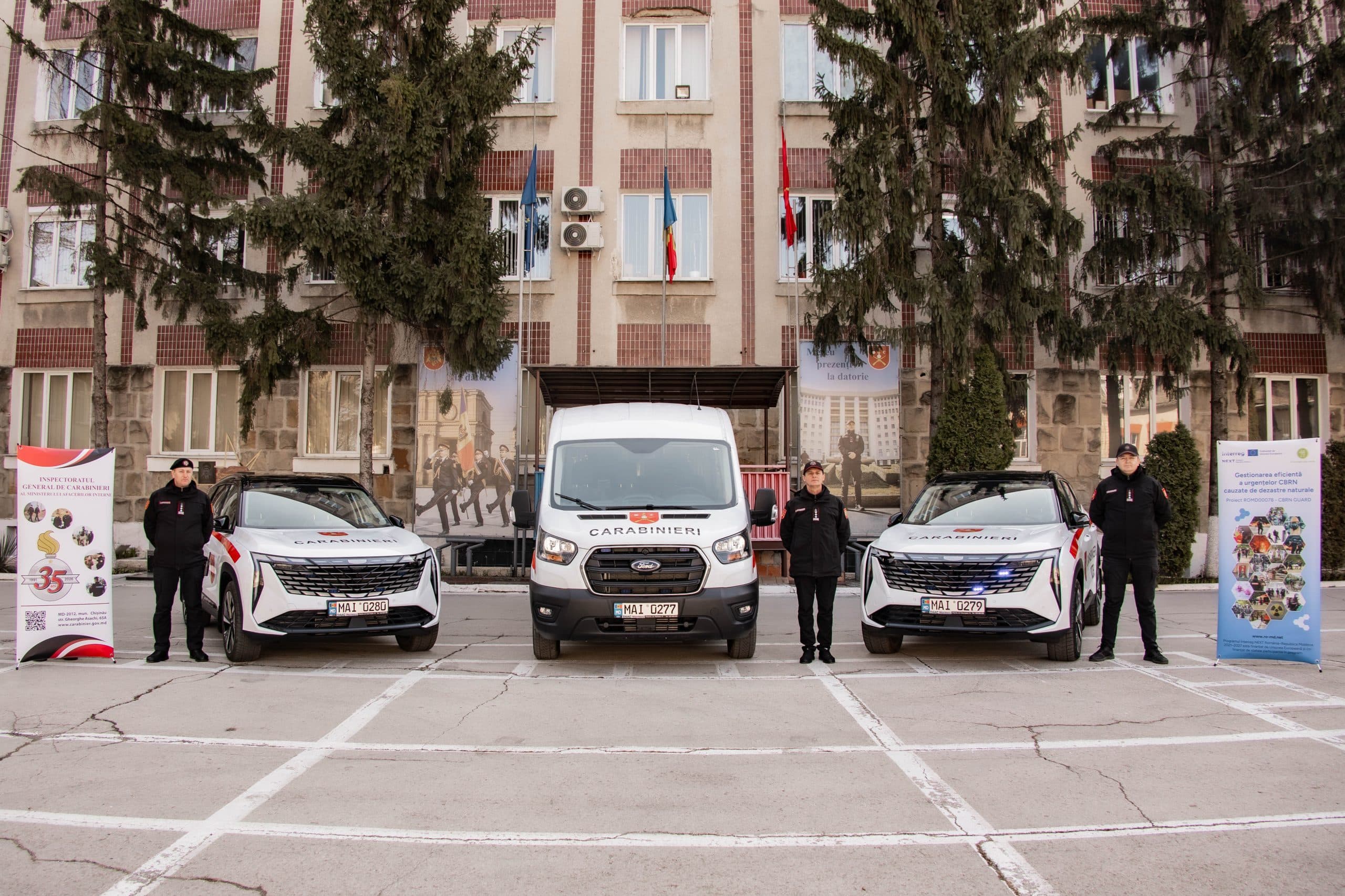 Carabinierii au primit trei autospeciale noi pentru intervenții în situații de urgență