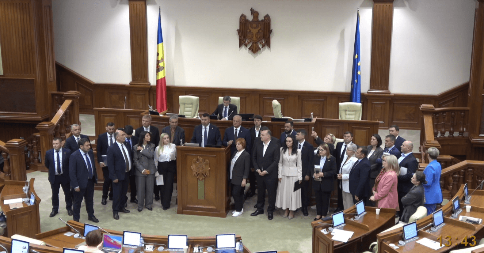 Scandal în Parlament