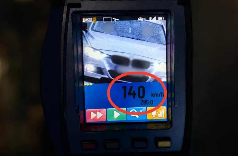 Cu 140 km/h prin Chișinău: un șofer a rămas fără permis