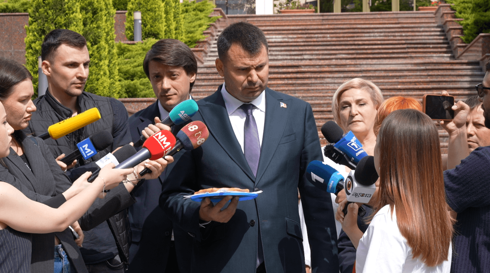 Au început consultările la Președinție