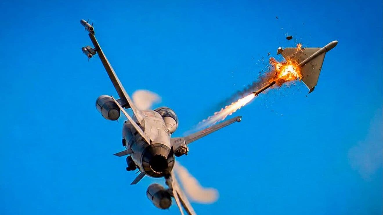 O dronă a fost doborâtă peste Prut de Armata Română
