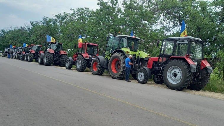 Fermierii amenință cu reluarea protestelor