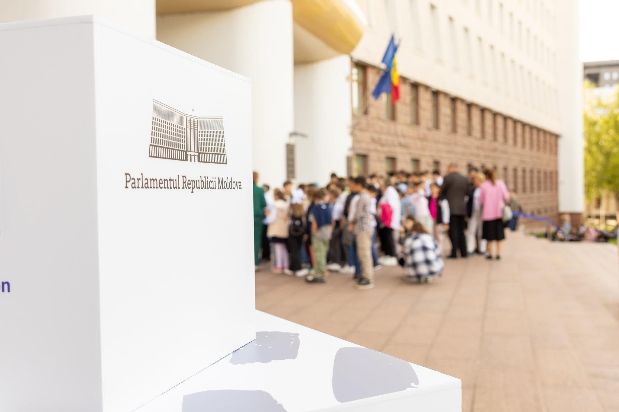 Peste 2.000 de petiții și adresări, recepționate de Parlament în primele șase luni ale anului