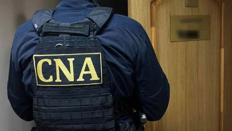 Trei persoane reținute de CNA pentru trafic de influență