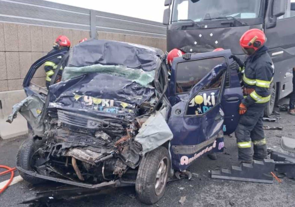 Doi moldoveni au murit într-un accident în România