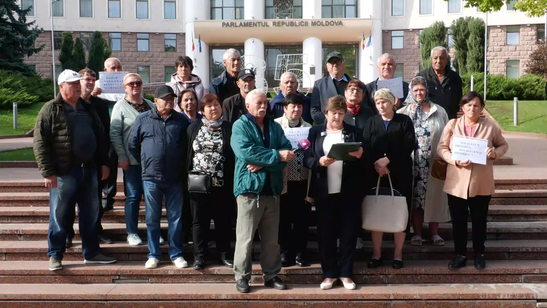 Locuitorii din localitatea Sofia, Hîncești, contestă amalgamarea cu Cărpineni și cer unirea cu Lăpușna