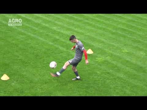 Despre Noi Altfel: Cu mingea la picior și viitorul în față