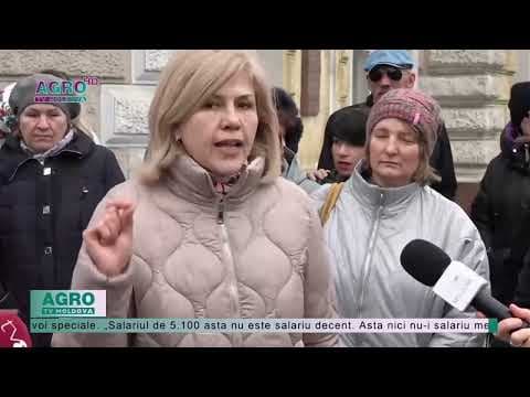 Zeci de asistenți personali din Capitală au protestat în fața Primăriei. Aceștia solicită salariile bine meritate
