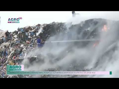 Incendiu la o groapă de gunoi. Pompierii au luptat cu flăcările timp de trei ore