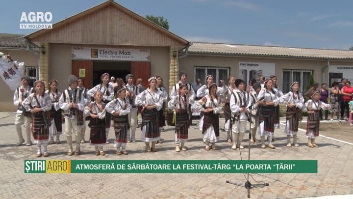 Atmosferă de sărbătoare la Festivalul-Târg “LA POARTA “ȚĂRII”