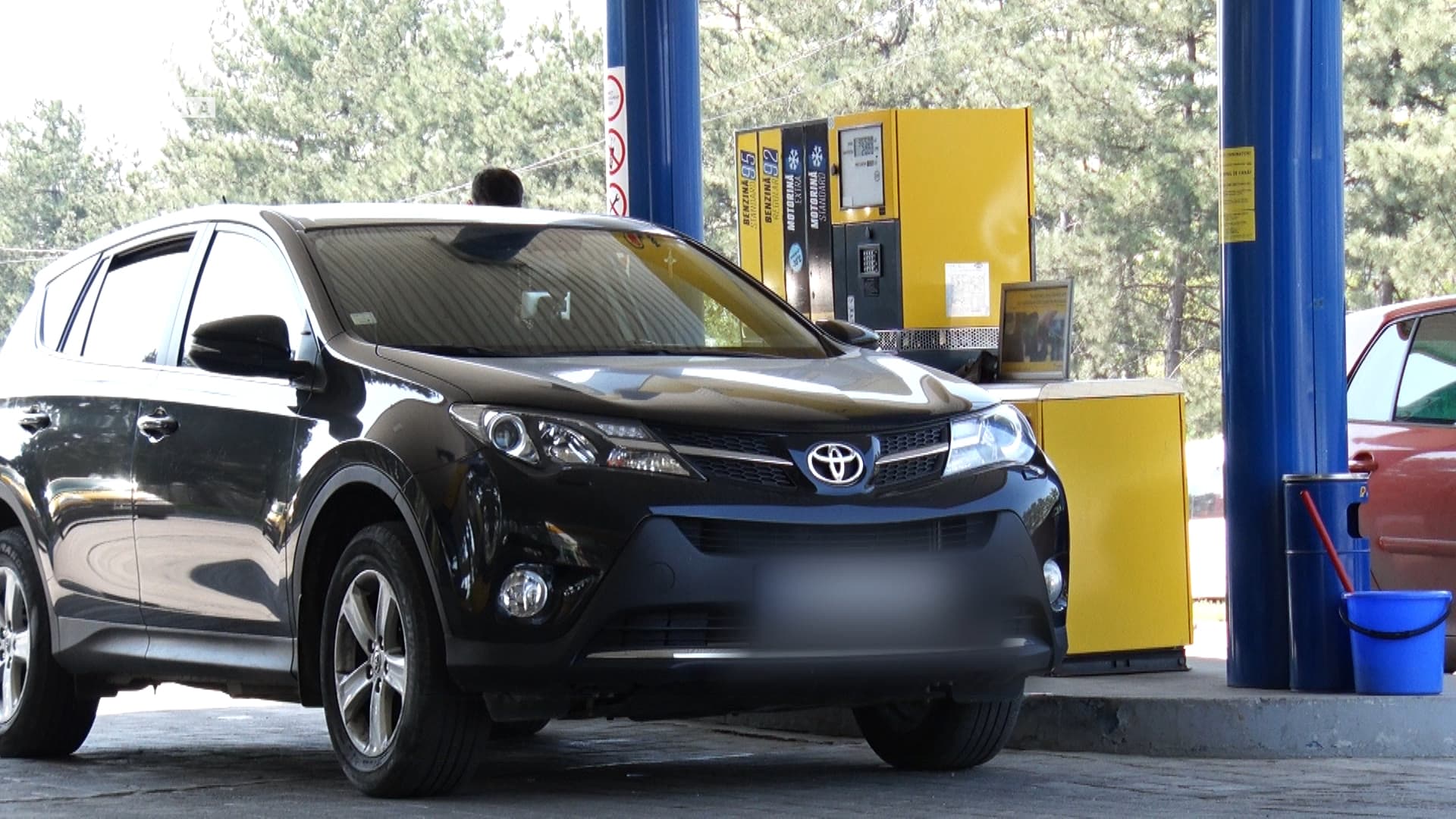 S-au ieftinit carburanții