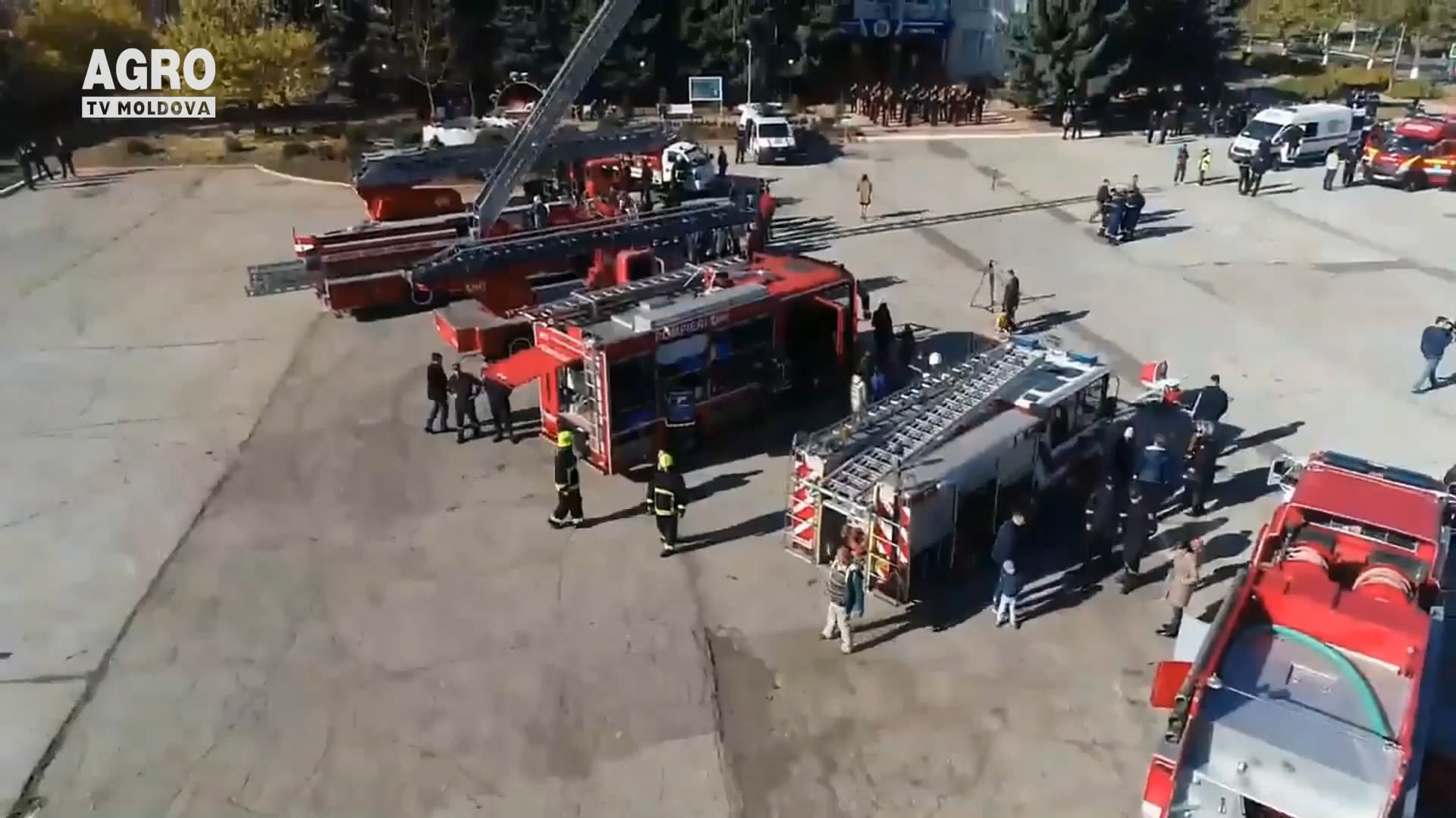 Salvatorii, la datorie de sărbători