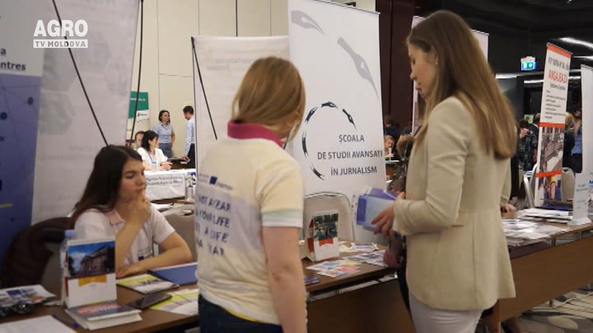 Peste opt mii de locuri de muncă vacante