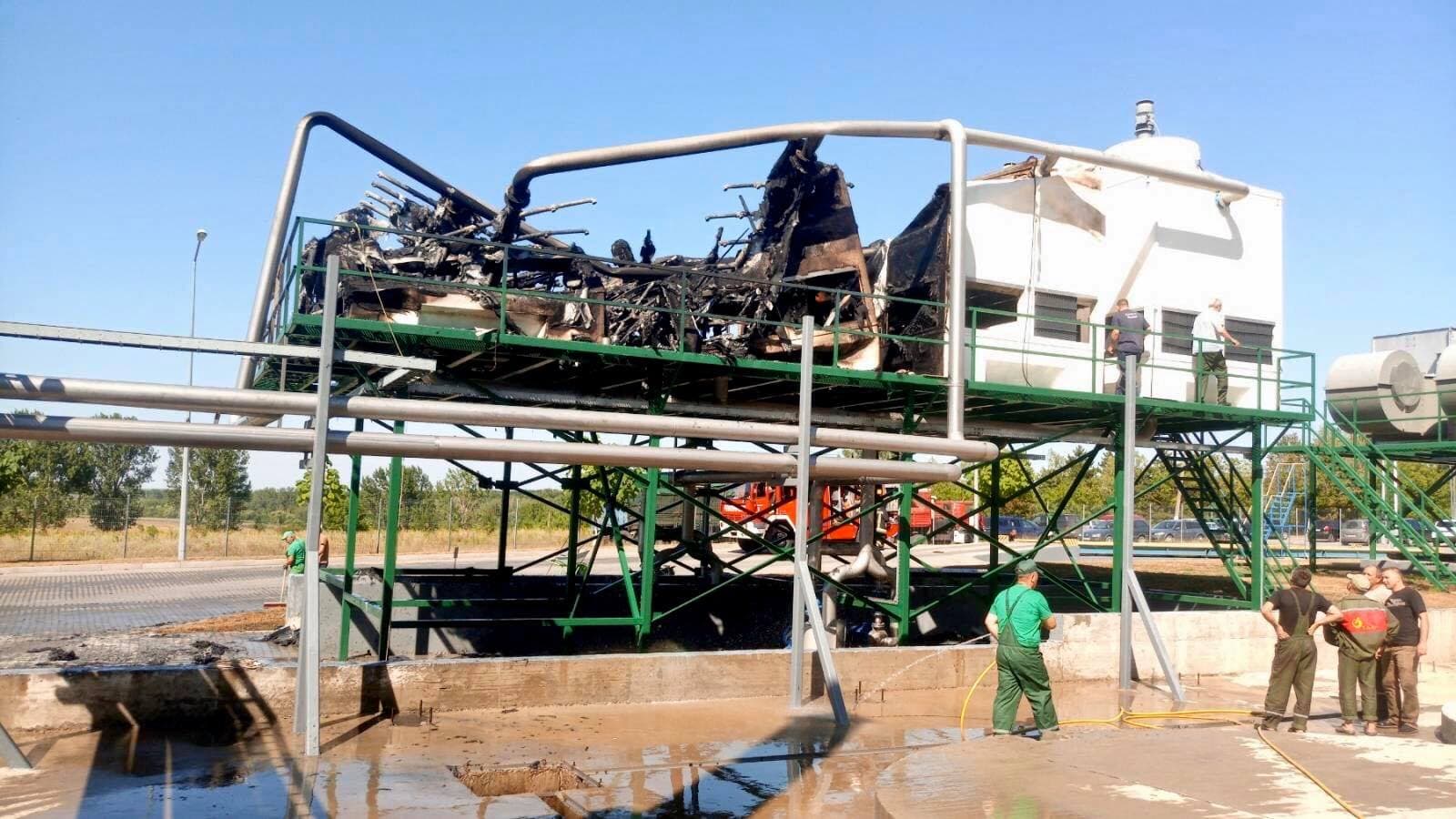 Incendiu puternic la o fabrică de sucuri