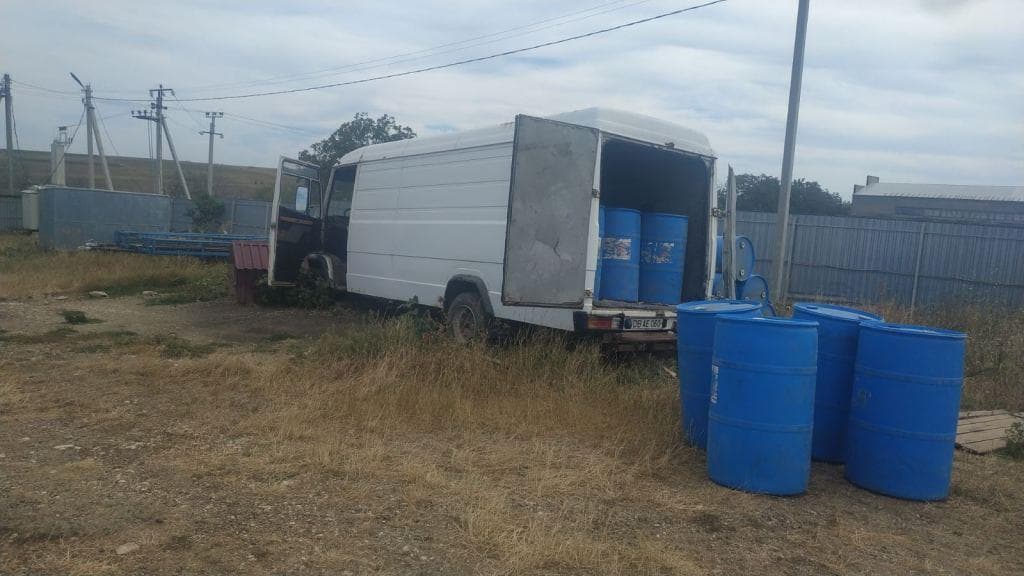 Tone de alcool confiscate de oamenii legii