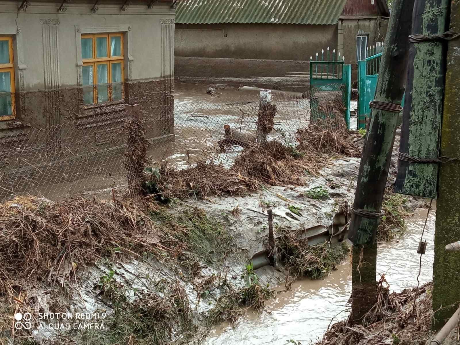 Primele ploi de toamnă, probleme pentru cetățeni