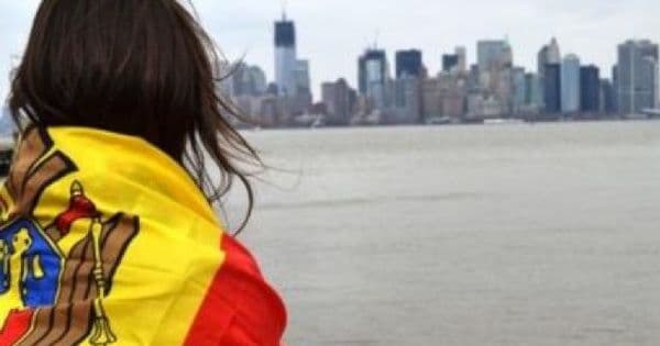 Fiecare al șaselea moldovean intenționează să părăsească țara
