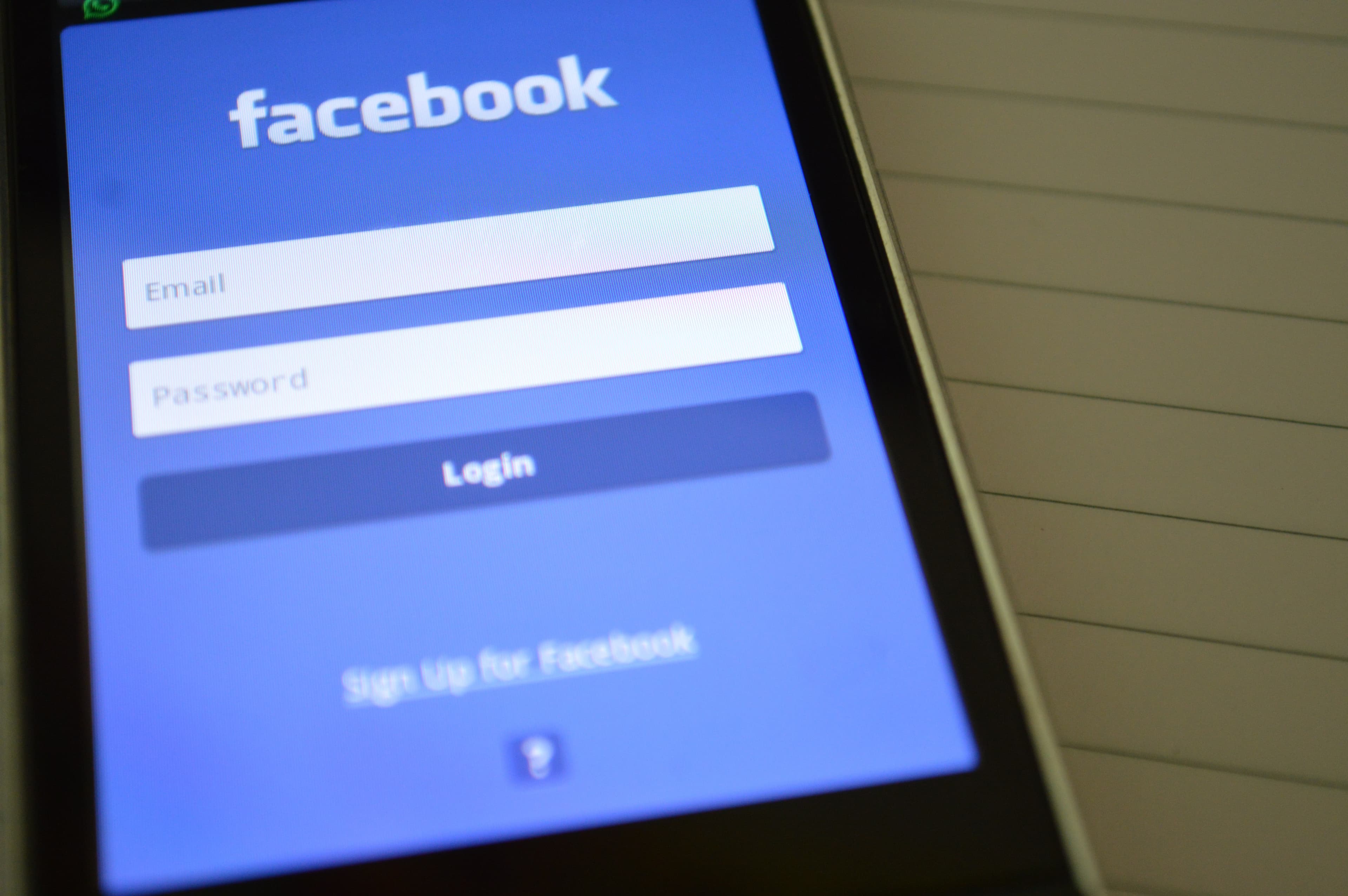 Facebook și Google: pregătirea împotriva dezinformării vaccinului COVID