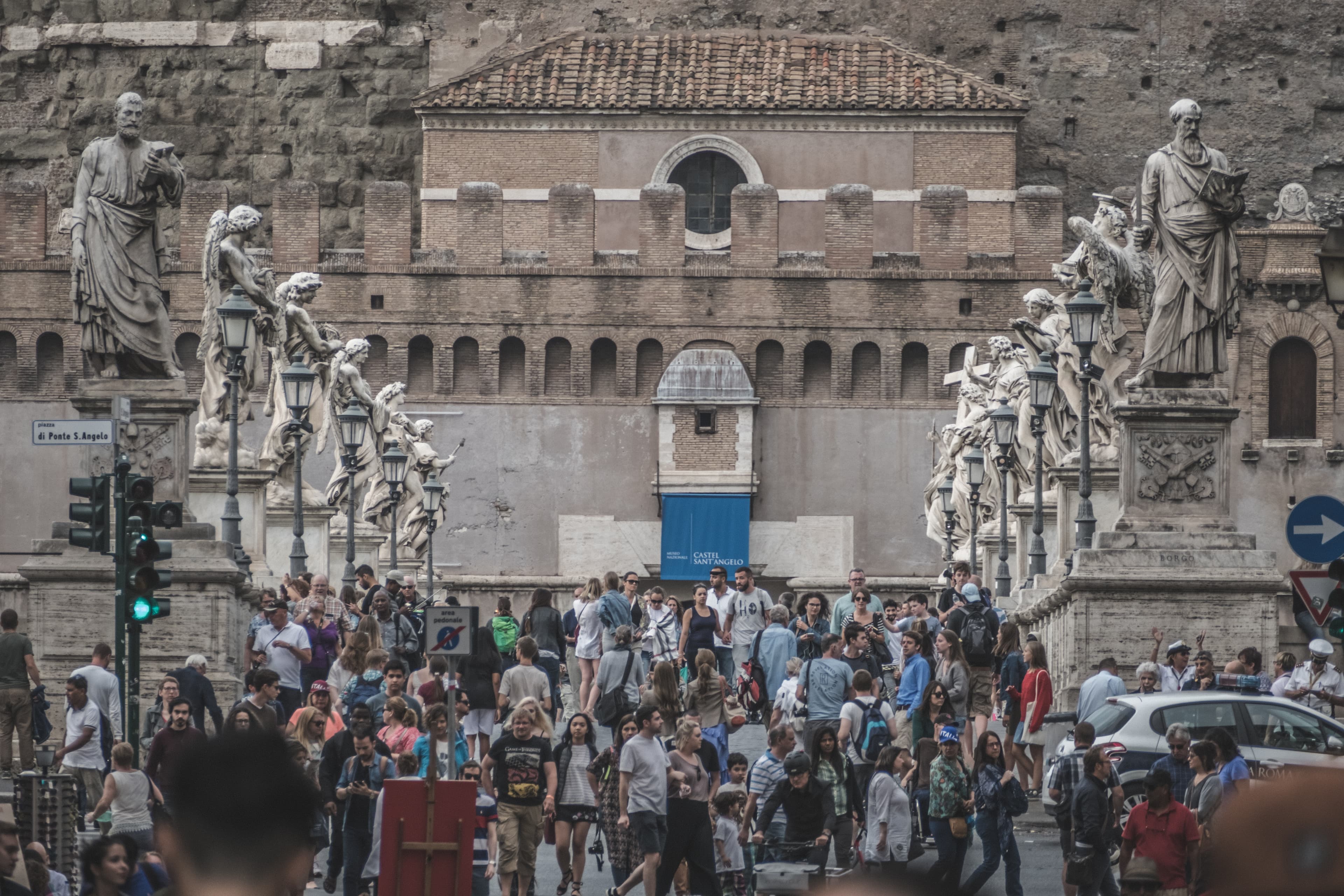 Vaticanul permite utilizarea vaccinurilor COVID-19: ”cooperarea cu răul”?