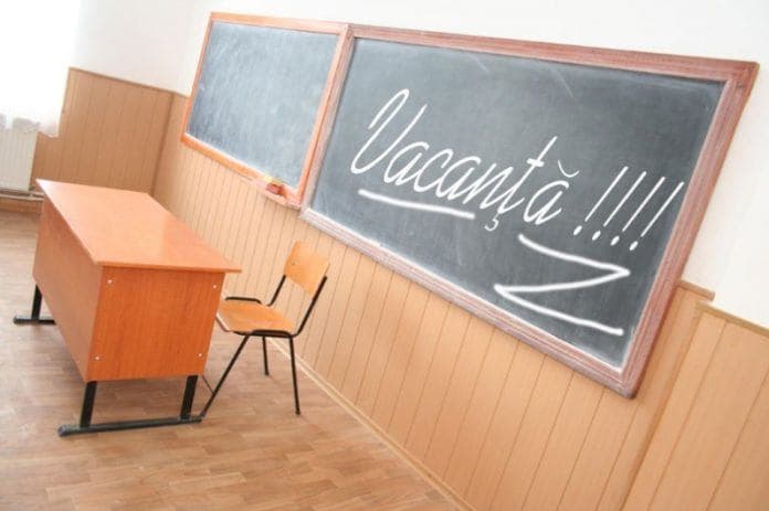 17 zile de vacanță pentru elevi – după studii online