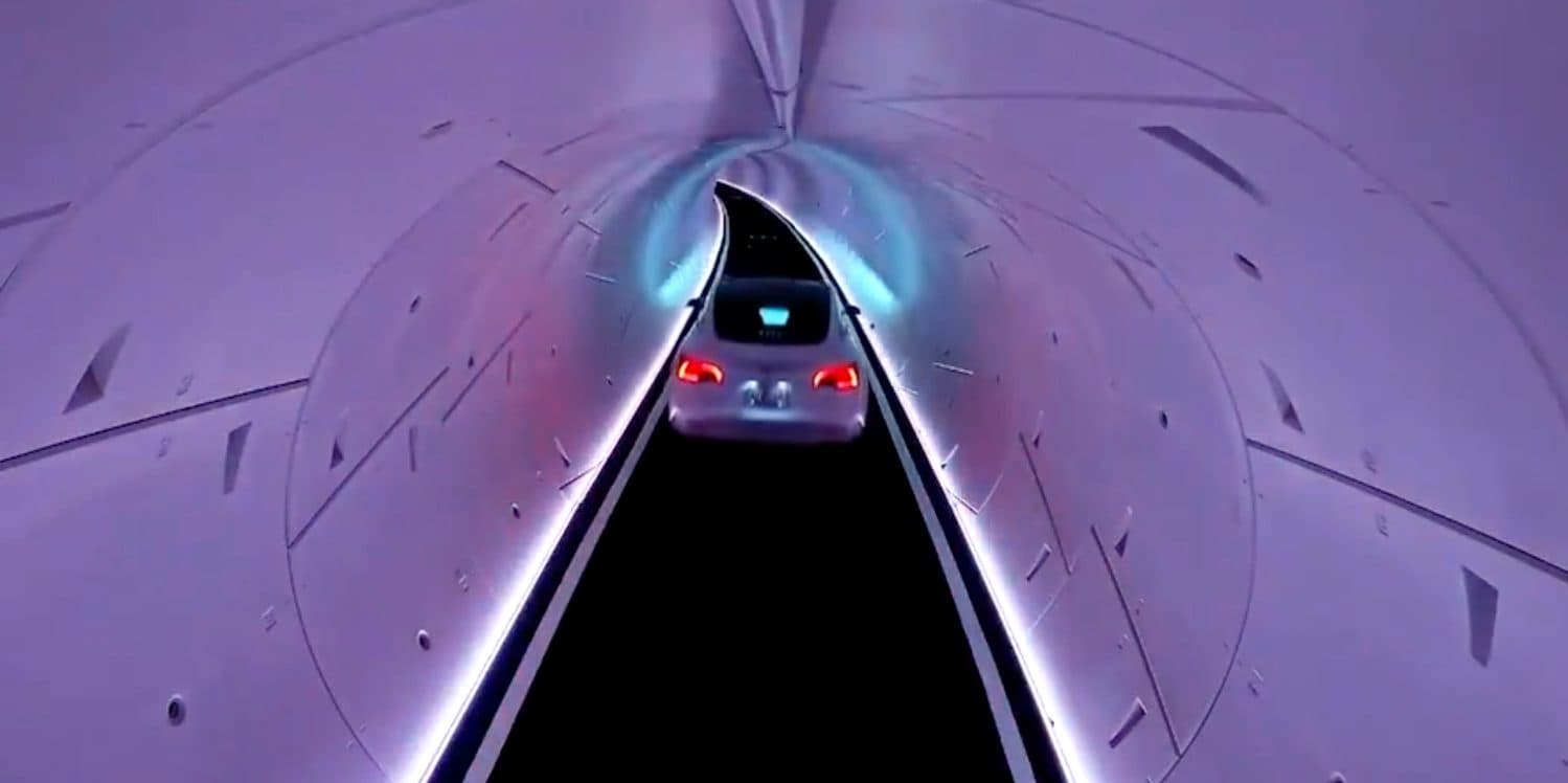VIDEO/Elon Musk creează primul centru care prezintă transportul viitorului