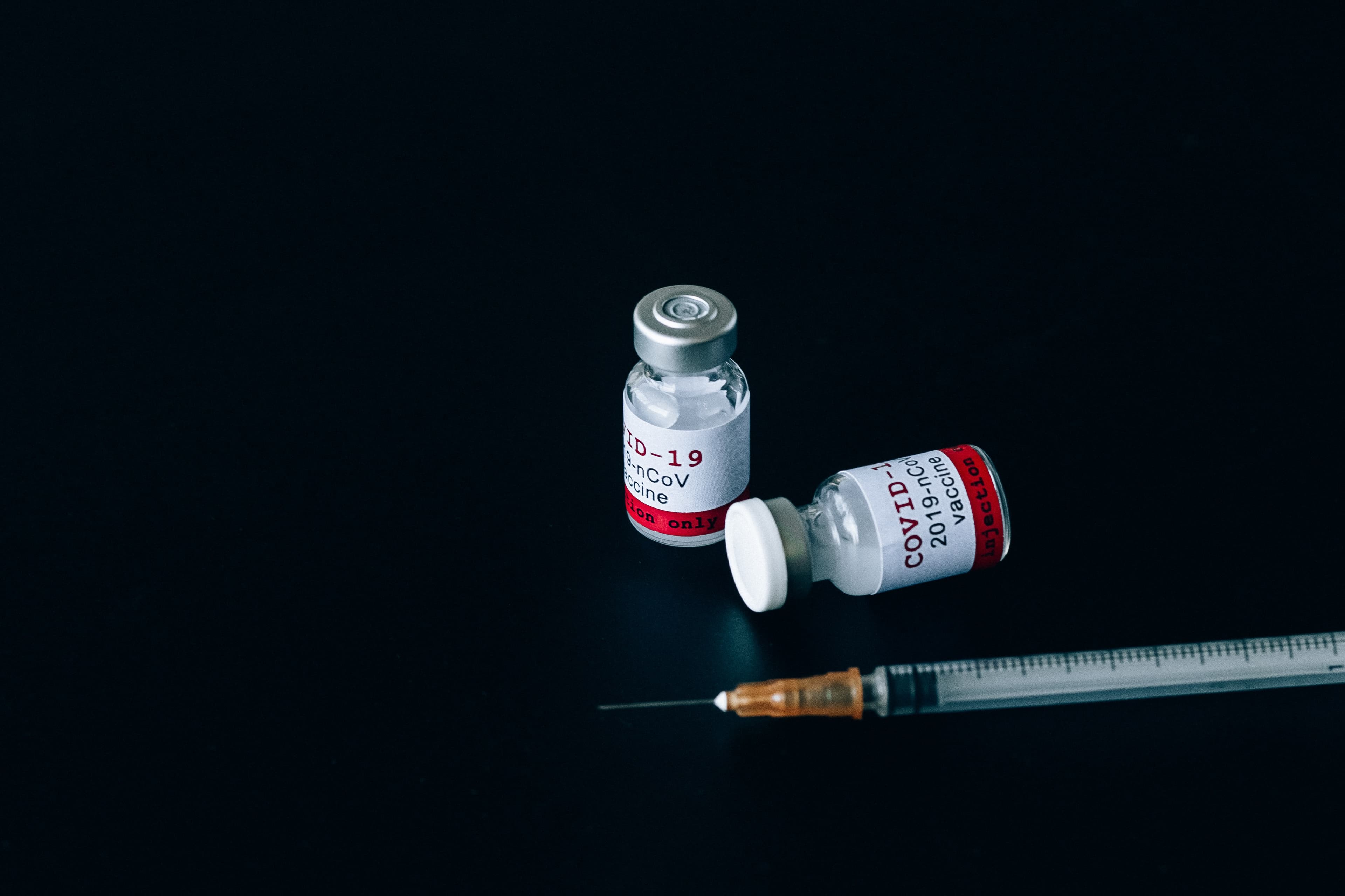 UE acuză Rusia și China că au semănat neîncredere în vaccinurile occidentale