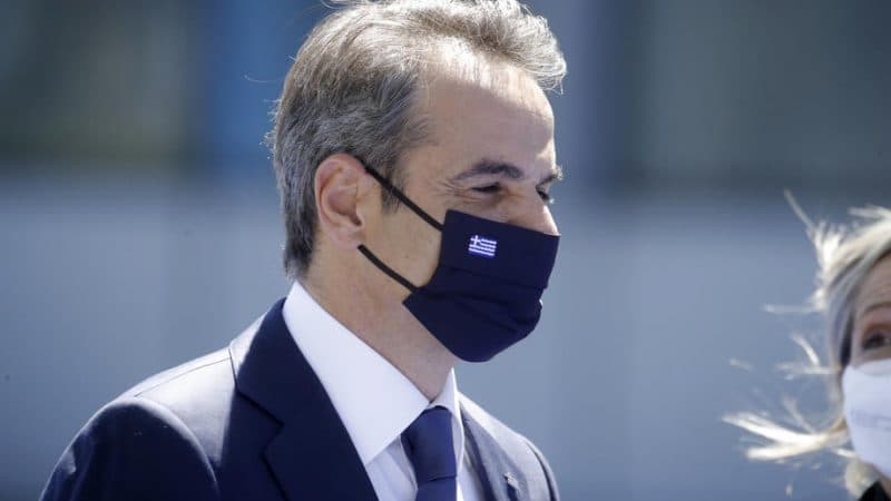 Grecia plătește tinerilor 150 de euro pentru a se vaccina