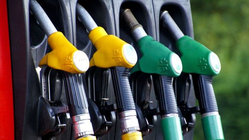 Câte puțin, dar constant. Din nou s-au scumpit carburanții