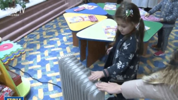 Copiii din grădinița de la Boghiceni nu vor mai îndura frig / VIDEO