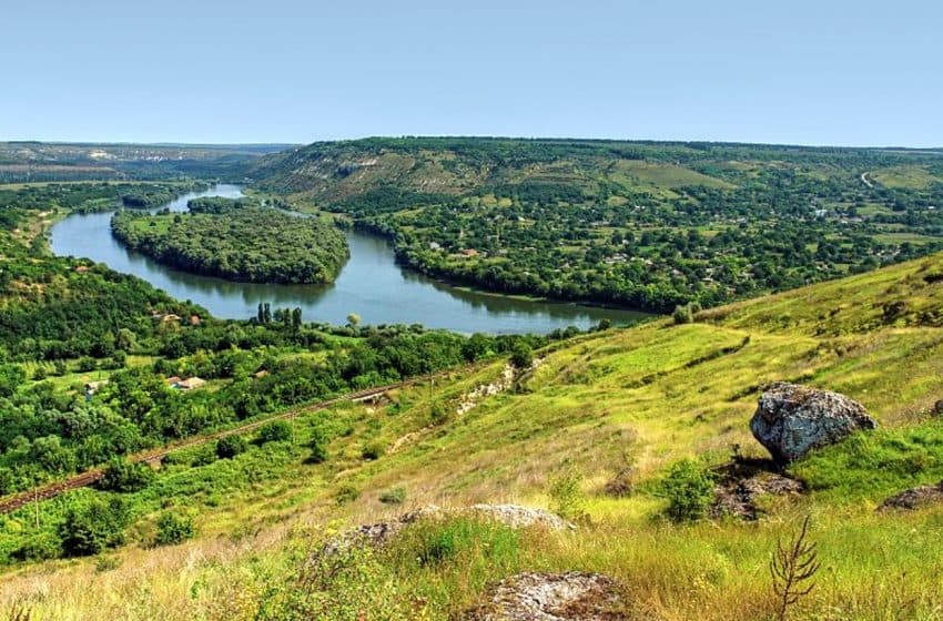 FOTO/VIDEO/ Nistrul cu „venele” tăiate