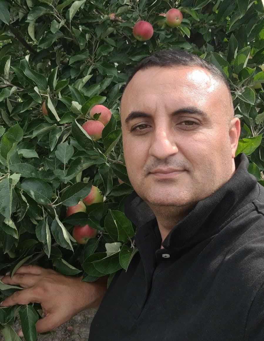 Ivan Dobuleac: ”Creștem fructe gustoase, de calitate”/FOTO