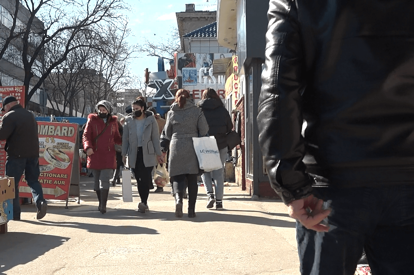 Viața nu-i deloc ușoară, nici la oraș, nici la țară…
