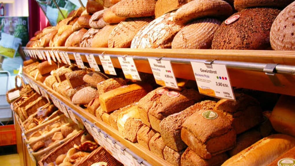 Cel mai mare producător de pâine majorează prețurile