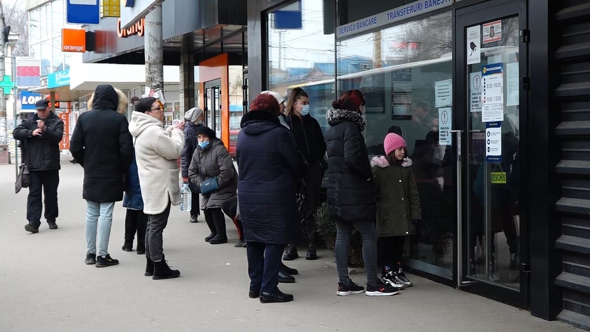 Băncile profită de situația vulnerabilă a economiei?